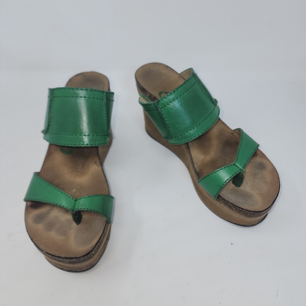 JOJO Brookfield Wedge Sandals Women 8M Green Leather Platform Thong Slide
